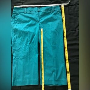 New York & Company Capris sz 8 blue